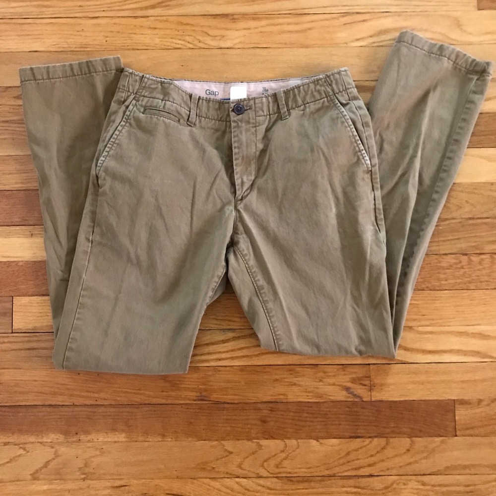 GAP Men’s Khakis, Lived-In Slim Fit Size 30x32.